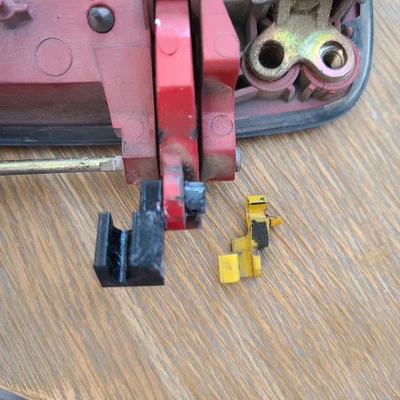 Clip giữ thanh kéo chốt cửa ngoài Toyota (Toyota Exterior Door Latch Rod Clip)