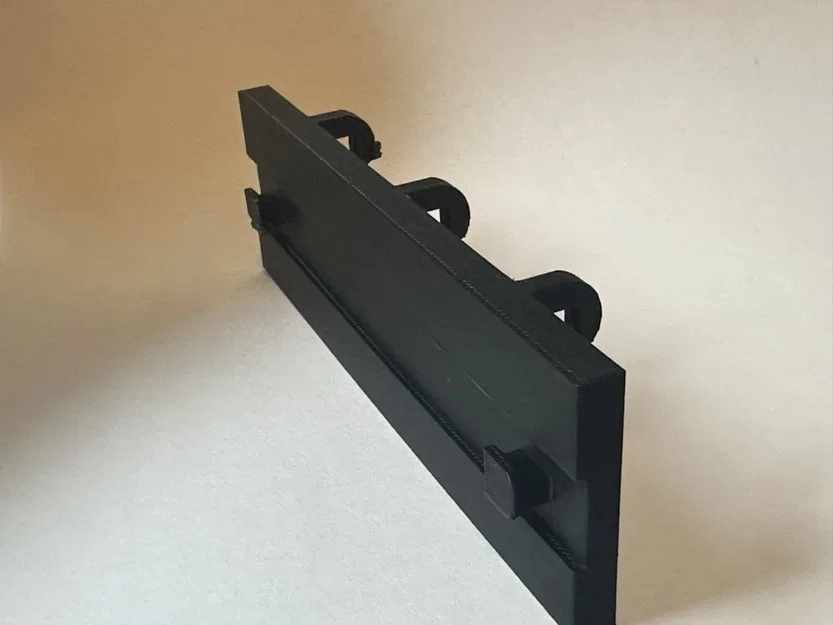Giá treo sạc pin Milwaukee M12 M18 cho bảng Ikea Skadis - Image 1