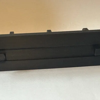 Giá treo sạc pin Milwaukee M12 M18 cho bảng Ikea Skadis