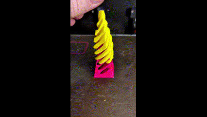 Đồ chơi fidget twisty puzzle kim tự tháp parametric pass-through (OpenSCAD) - Image 1