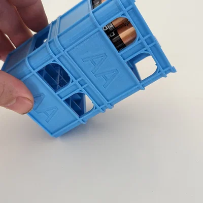 Khay bia xếp chồng để đựng pin (Stackable beer crate for batteries)