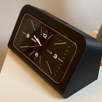 Đế sạc iPhone 13 Pro tích hợp nắp đậy thiết kế hiện đại