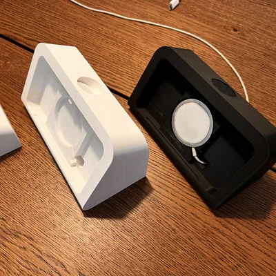 Đế sạc iPhone 13 Pro tích hợp nắp đậy thiết kế hiện đại