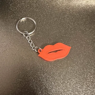 Móc Khóa Emoji Môi Đỏ (Red Lips Emoji Keychain)