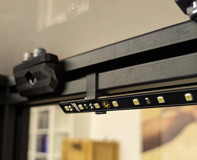 Ngàm gắn đèn LED 3030 không vít cho máy in RatRig V-Core 4 - Image 1