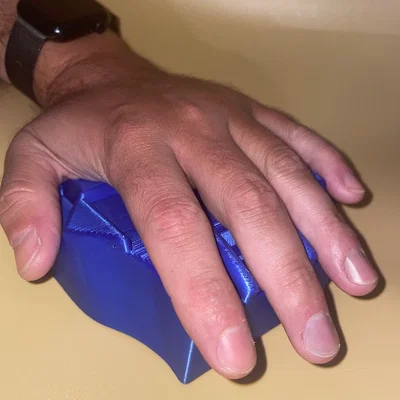 Dụng cụ hỗ trợ kê và tách ngón tay khi sơn móng - In 3D tiện ích