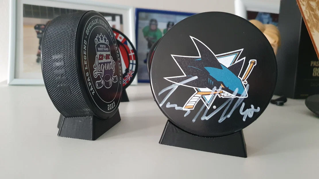 Đế trưng bày đĩa khúc côn cầu (Hockey Puck Stand) in 3D cực chất - Image 1