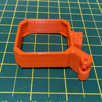 Ngàm Logitech C270 cho Prusa Mini kèm cable strain relief