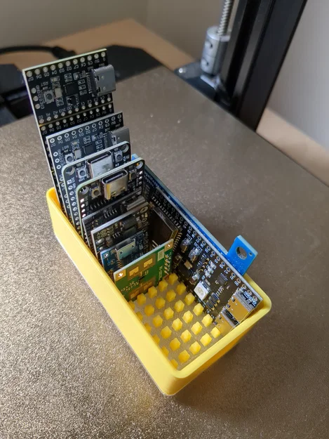 Gridfinity Small PCB Holder (Khay giữ PCB nhỏ) - Image 1