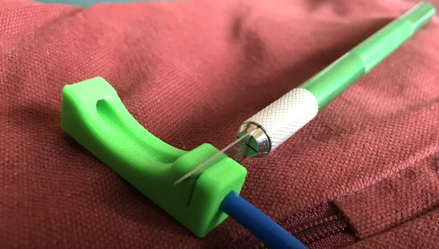 Dao cắt ống PFTE (PFTE tube cutter) - Image 1