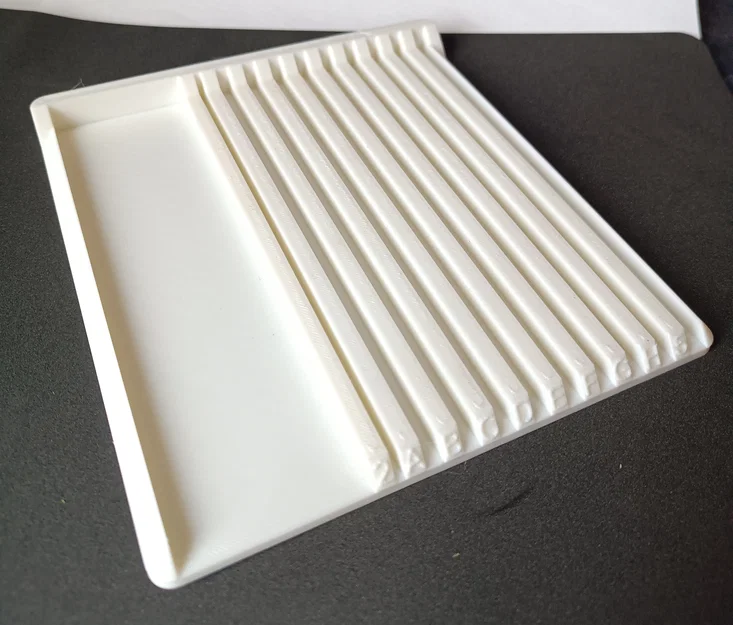 Khay đựng dụng cụ và giá đỡ khung mô hình (Hobby tray + sprue holder) - Image 1