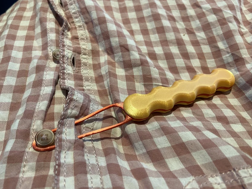 Dụng cụ hỗ trợ cài nút áo (Clothes Button Helper) - Image 1