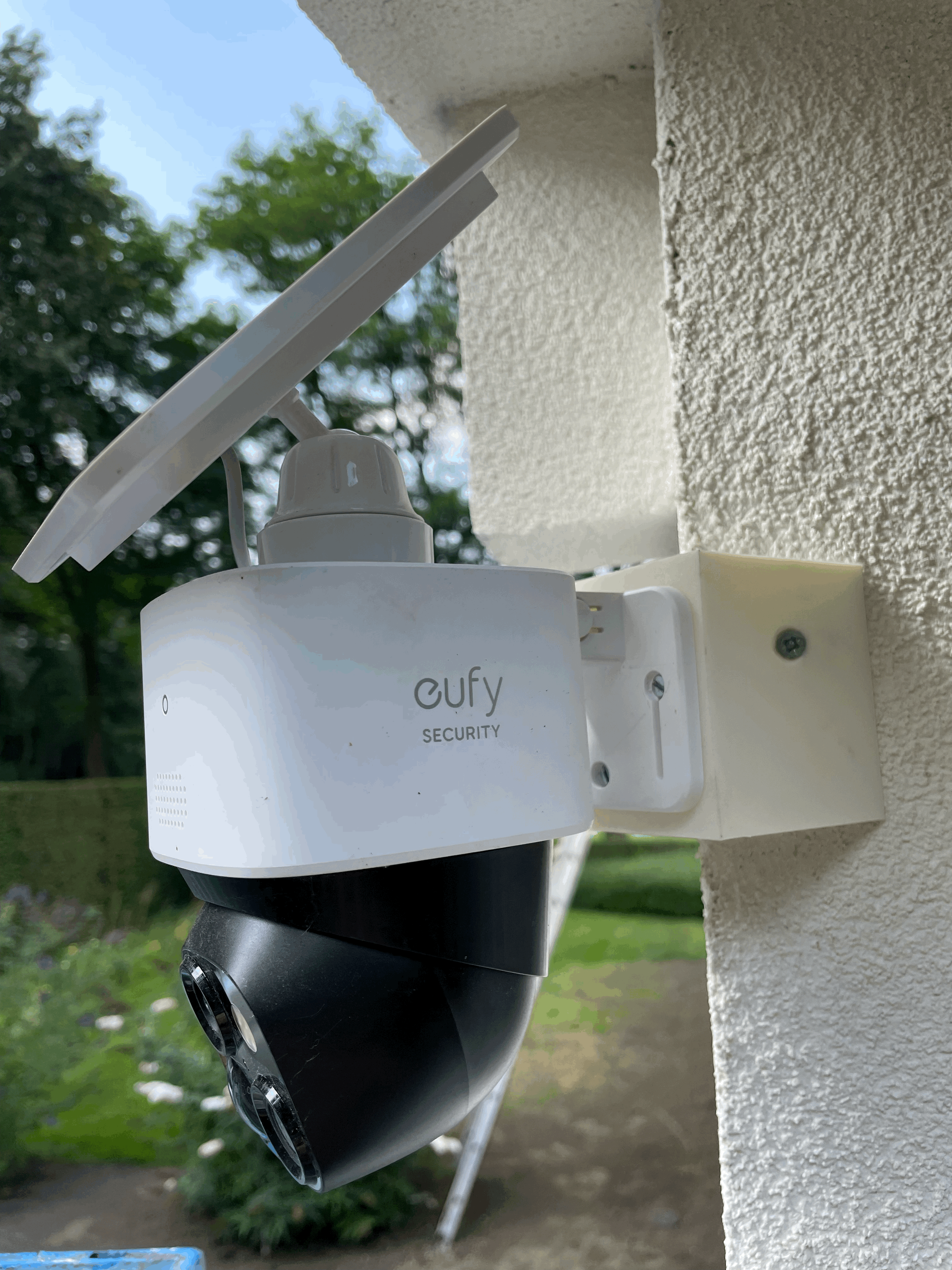 Giá treo góc cho Eufy SoloCam S340 - Image 1