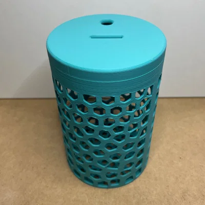 Spardose mit Schraubdeckel (Heo đất tiết kiệm nắp vặn)