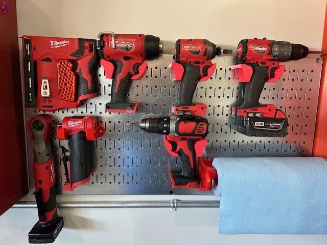 Bộ giá treo dụng cụ Milwaukee cho Pegboard hoặc Wall Control - Image 1