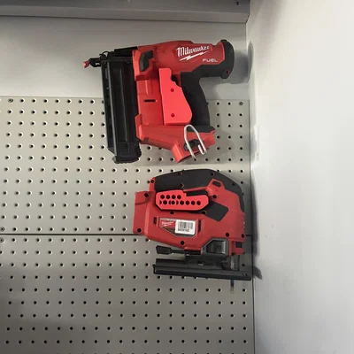 Bộ giá treo dụng cụ Milwaukee cho Pegboard hoặc Wall Control