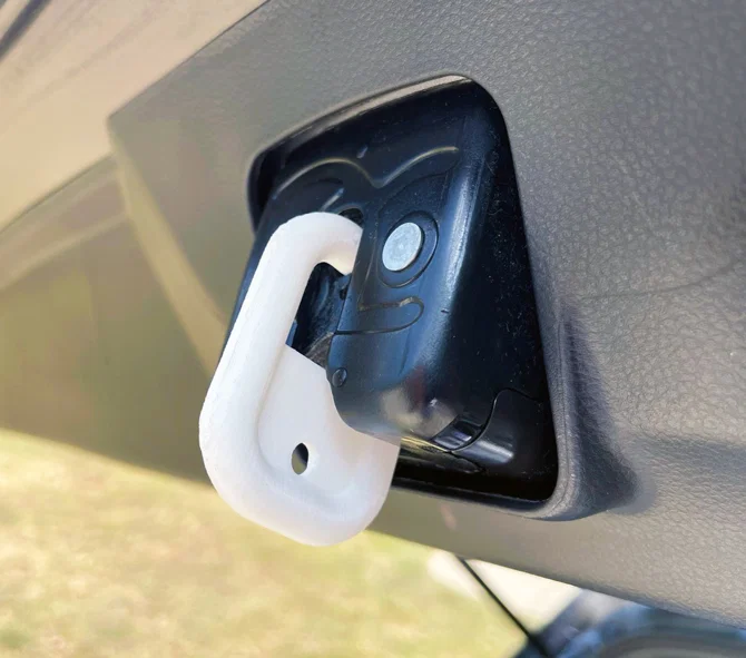 Vòng chèn khóa cửa sau Subaru Hatch Latch Ring - Image 1