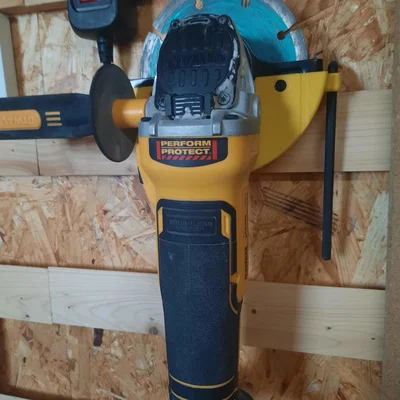 Giá treo tường cho máy mài góc DeWalt DCG405