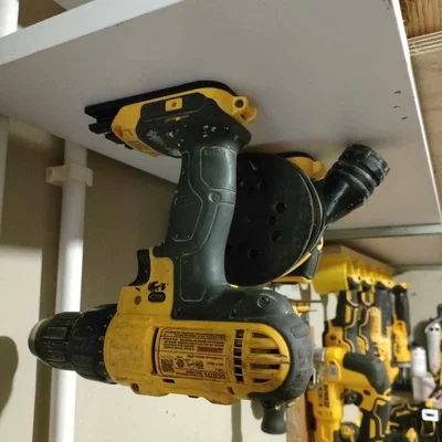 Giá treo máy DeWALT có khóa an toàn chống rơi cho xưởng 3D