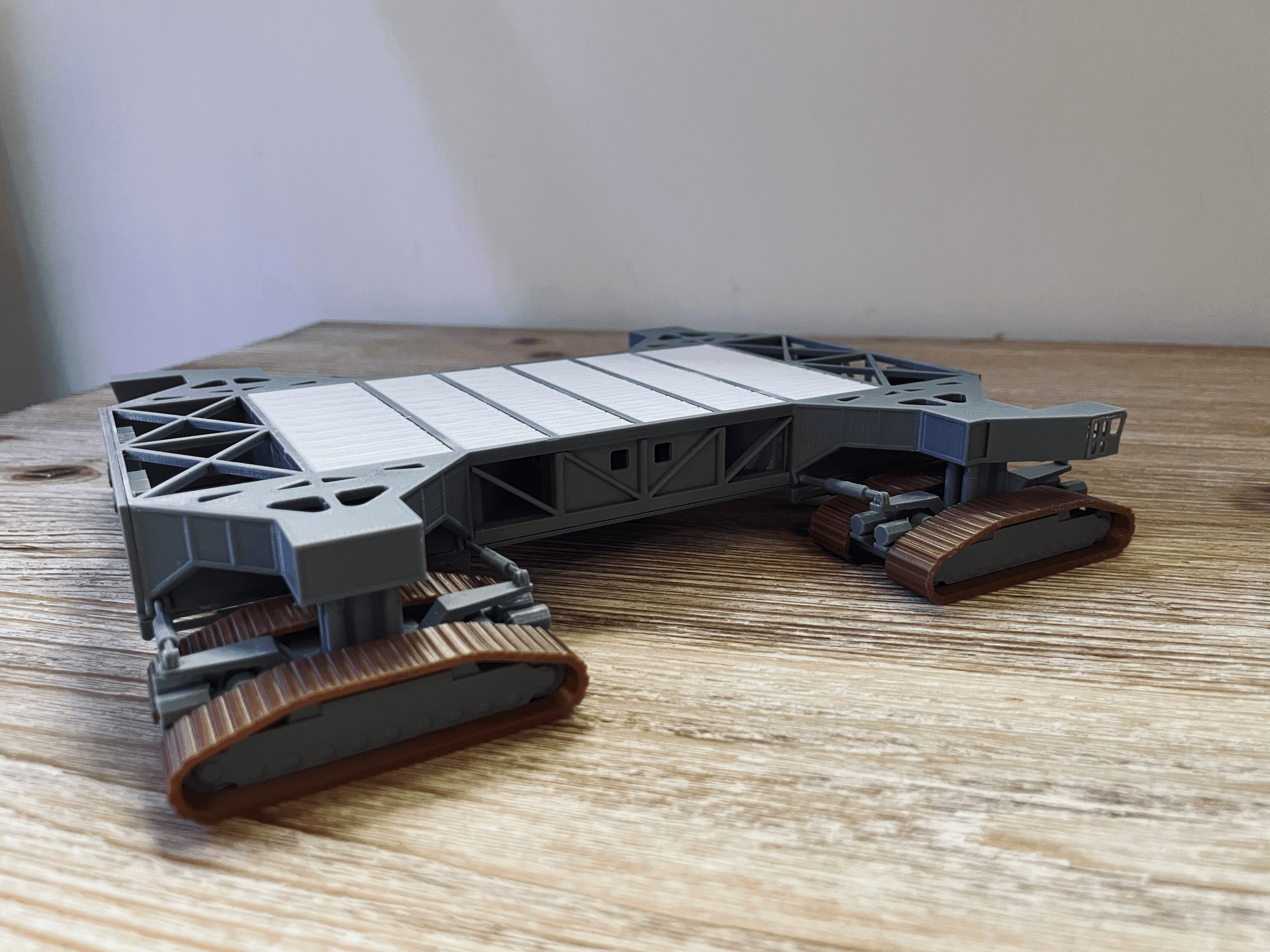 NASA 1/200 Crawler - Thumbnail 1