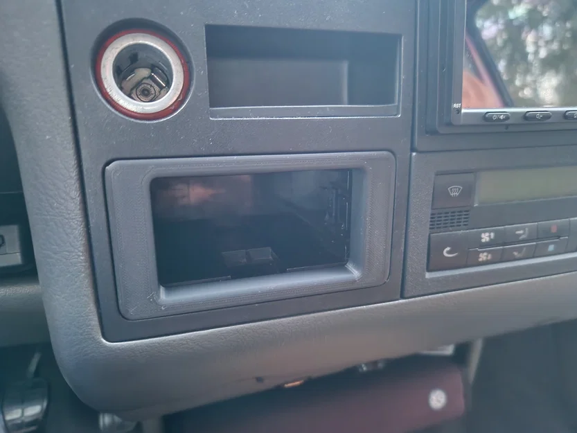 Nắp/khung che gạt tàn VW T4 – Aschenbecher Blende - Image 1
