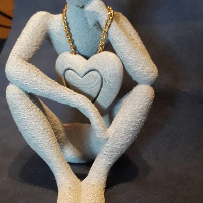 Heart in hearT – Hai trái tim in liền, có rãnh xỏ chain