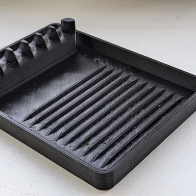 Khay đựng cọ vẽ thông minh, gọn gàng cho bàn làm việc 3D