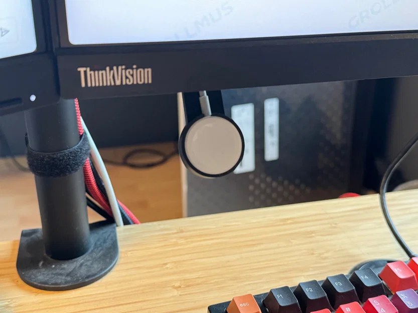 Giá treo sạc Apple Watch gắn màn hình - Giải pháp bàn làm việc gọn gàng - Image 1