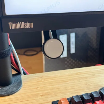 Giá treo sạc Apple Watch gắn màn hình - Giải pháp bàn làm việc gọn gàng