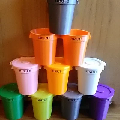 Mô hình thùng rác mini BRUTE - Thiết kế 3D dễ thương và tiện ích