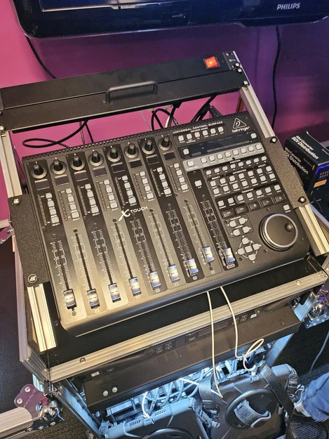 Tai rack (ear bracket) gắn rack cho Behringer X-Touch - Image 1