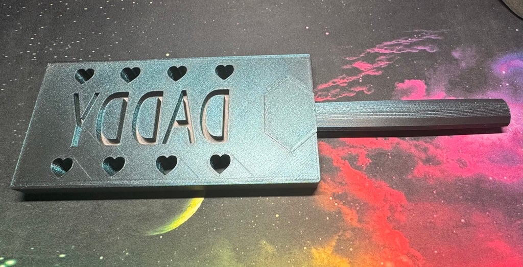 Paddle BDSM “Daddy” (dập nổi) – mẫu in 3D - Image 1
