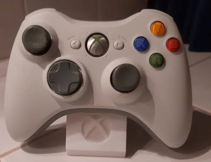 Đế dựng tay cầm Xbox 360 kèm khay chứa pin tiện lợi - Image 1