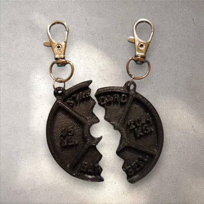 Bộ móc khóa đôi hình bánh tạ cho cặp đôi yêu Gym