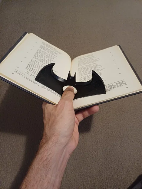 Dụng cụ giữ trang sách hình Batman 3D - Tiện lợi cho người mê đọc sách - Image 1