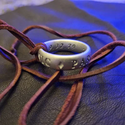 Nhẫn Uncharted (uncharted ring)