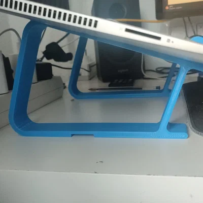 Kệ đỡ laptop (Laptop Stand / Soporte Portátil)