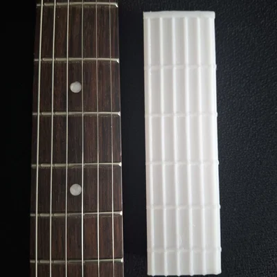 Mô hình cần đàn guitar hỗ trợ tập luyện hợp âm tiện lợi