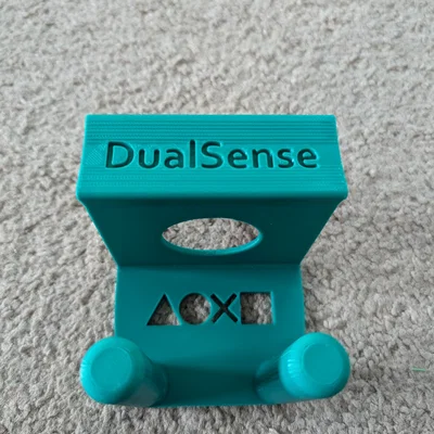 Giá treo tay cầm PS5 DualSense in 3D gọn gàng cho góc chơi game