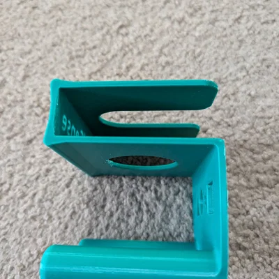 Giá treo tay cầm PS5 DualSense in 3D gọn gàng cho góc chơi game