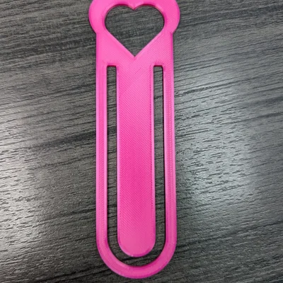 Kẹp sách hình trái tim 3D đơn giản và tinh tế