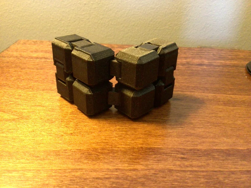 Mô hình đồ chơi giải tỏa căng thẳng Infinity Cube (Fidget Toy) - Image 2