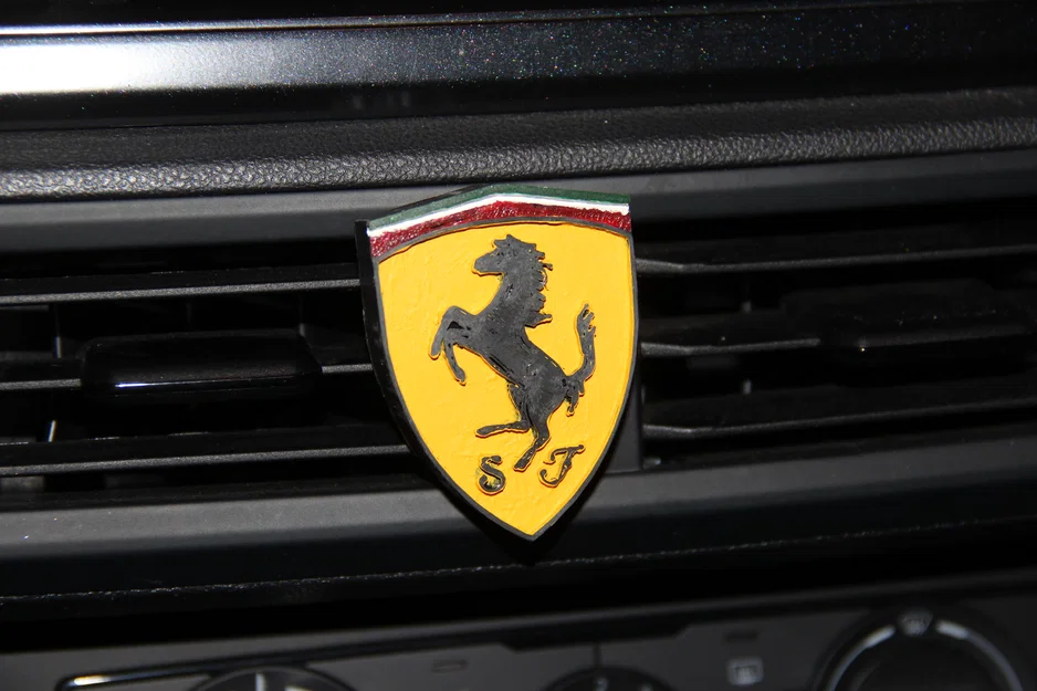Kẹp logo Ferrari gắn khe gió (air vent) ô tô - Image 5