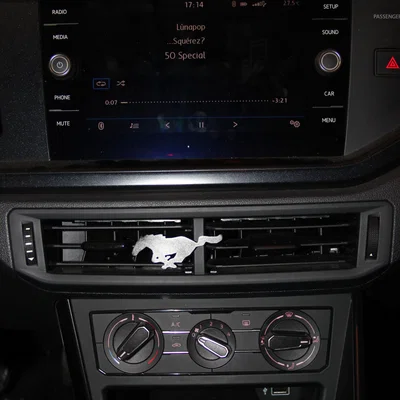 Kẹp logo Mustang gắn khe gió (air vent) trên xe