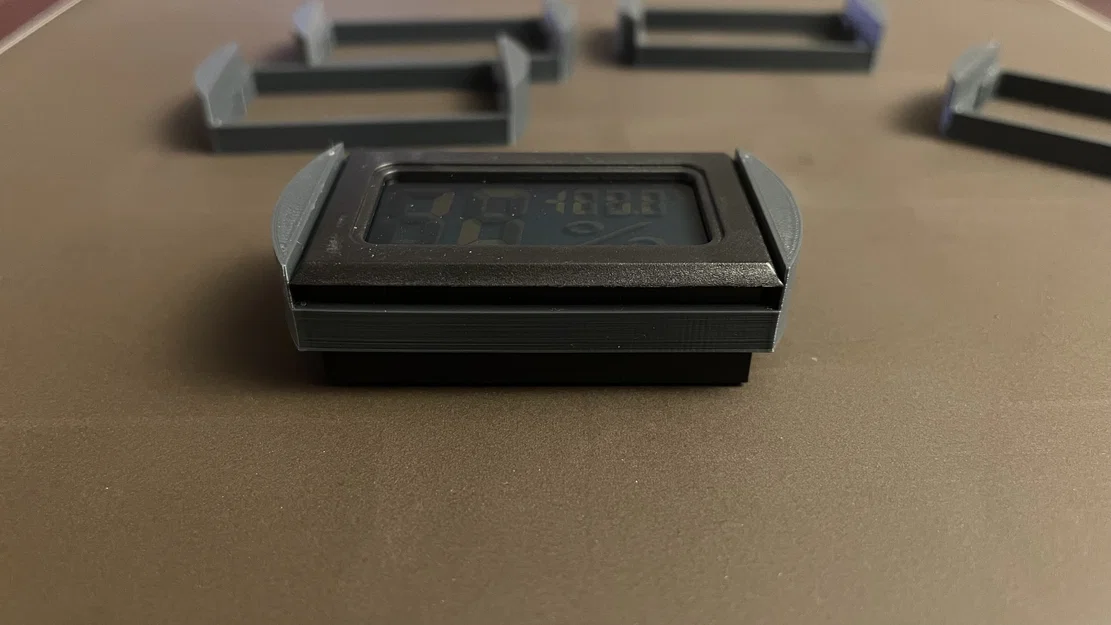 Ngàm gắn đồng hồ đo độ ẩm cho hộp Drybox - Image 4