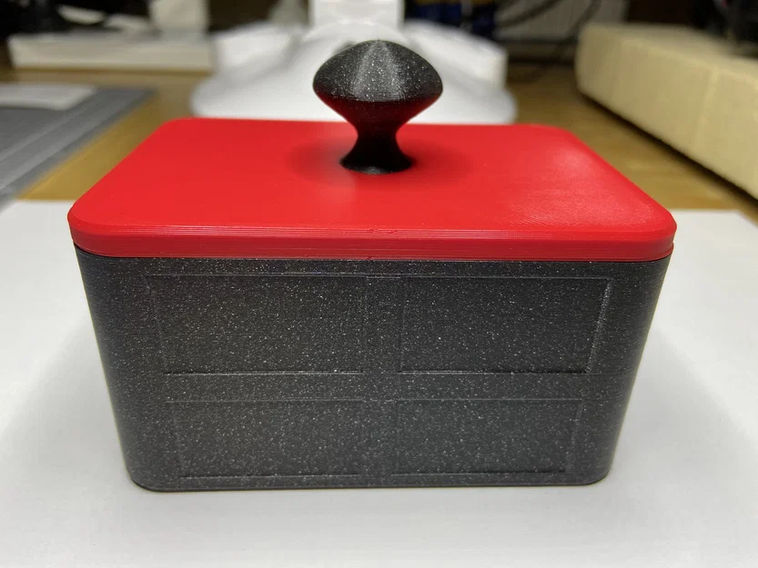 Hộp Đựng Đồ Có Nắp Hít Nam Châm - Image 1