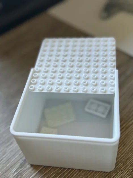 Hộp đựng LEGO có nắp tích hợp tấm đế lắp ráp - Image 1