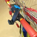 Giá đỡ điện thoại kẹp xe đẩy mua sắm (Shopping Cart Phone Holder) - Thumbnail 1
