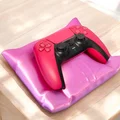 Gối Đỡ Êm Ái Cho Tay Cầm PS5 (PS5 Controller Comfy Pillow) - Thumbnail 1