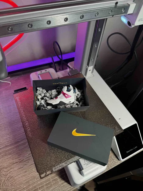 Hộp giày quà tặng Nike (Boîte à chaussure cadeau Nike) - Image 1